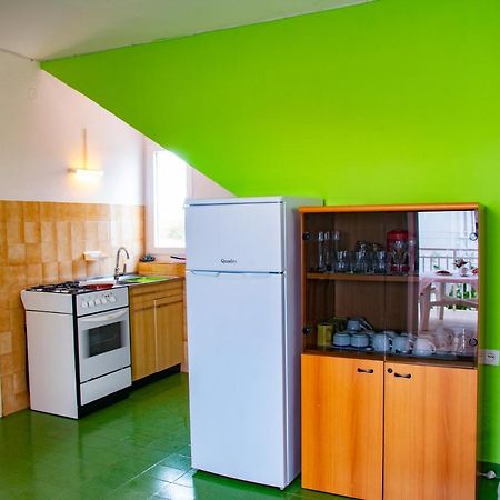Apartment Tony - 2Bdr Beachfront ヤドリヤ エクステリア 写真