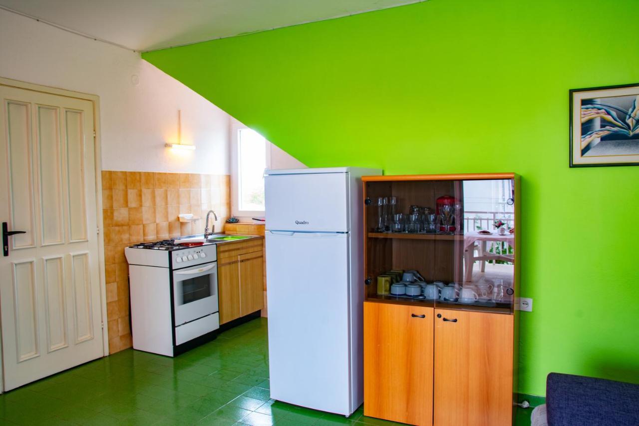 Apartment Tony - 2Bdr Beachfront ヤドリヤ エクステリア 写真